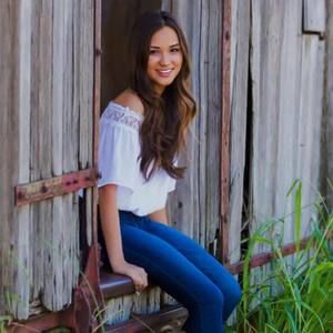 Meet your Posher, Leeann